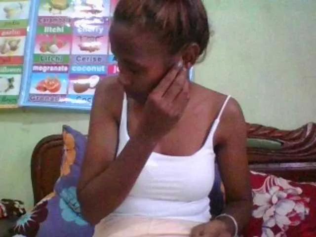 Mayah21a from BongaCams