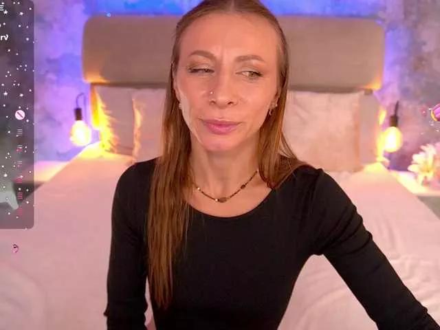 MirandaHobbs from BongaCams