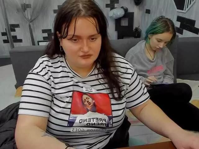 NatallyJess on BongaCams 