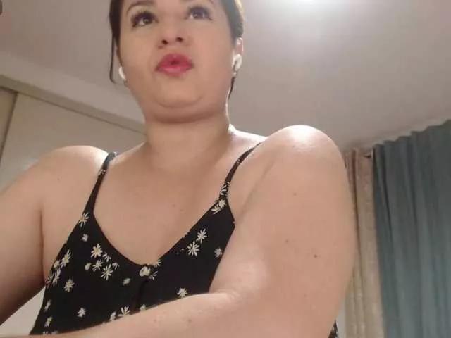 naturalmoommy from BongaCams