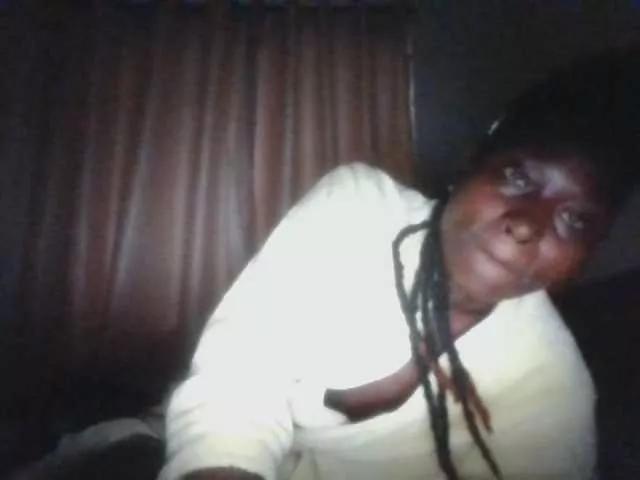 Naughtyqueen001 from BongaCams