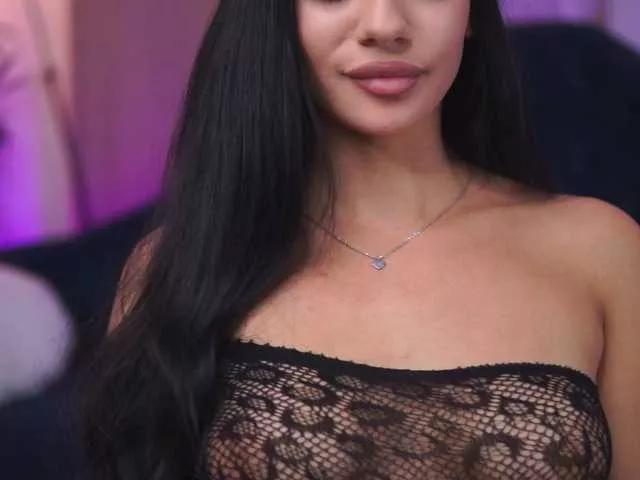 NinnaVoss from BongaCams