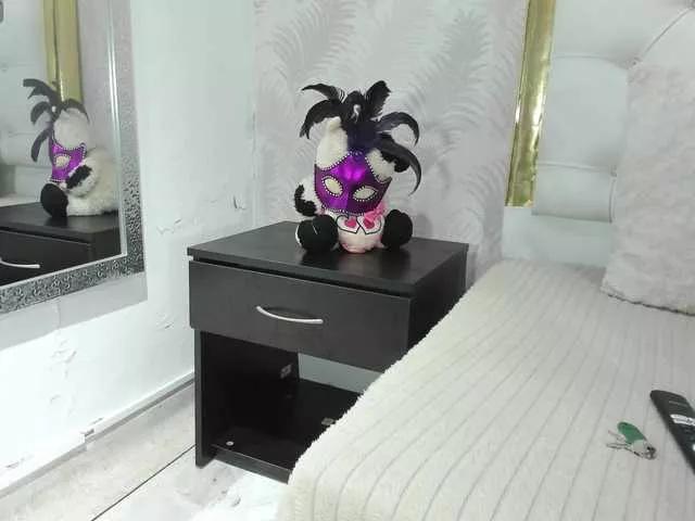 noa-camila from BongaCams