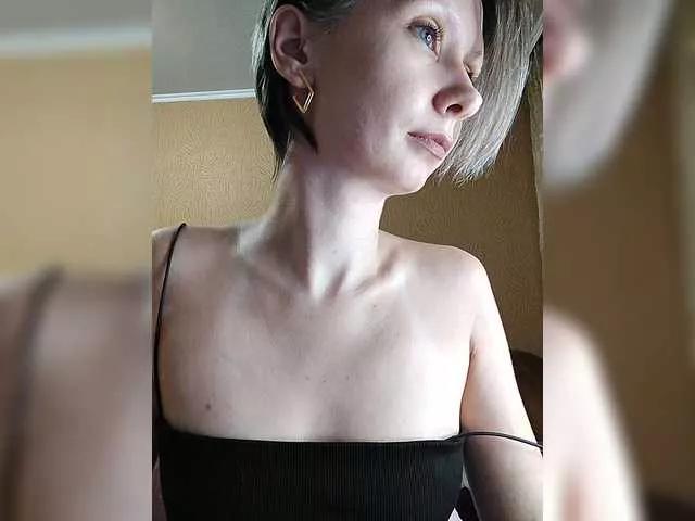 prettyKris from BongaCams