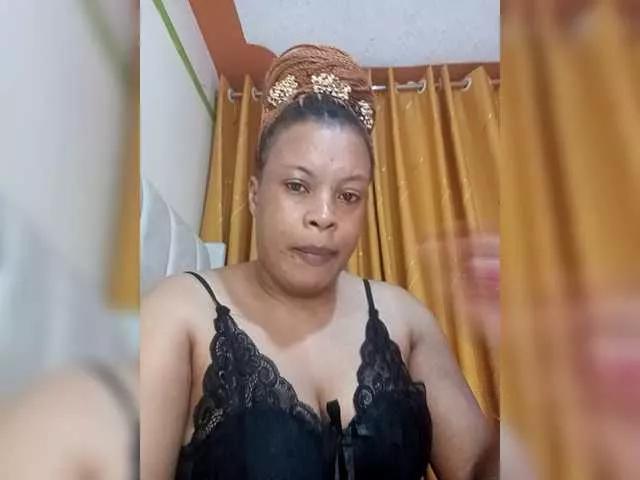 Queen-Biancah from BongaCams
