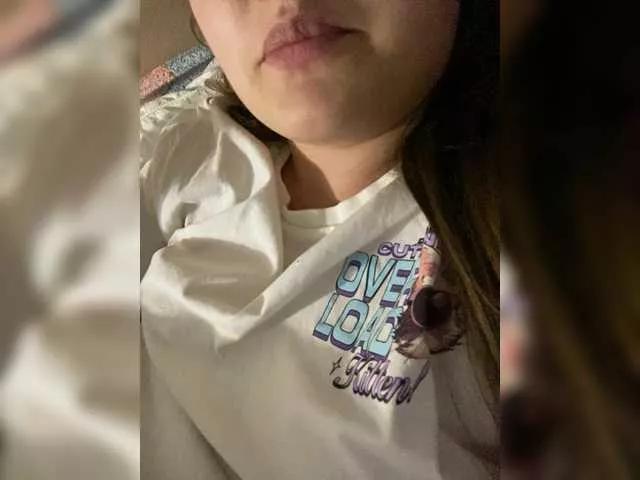 Regina-Lynne from BongaCams