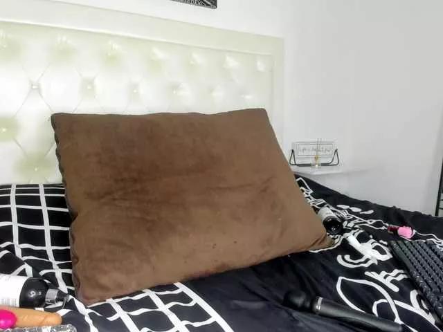 rouse-sexy-hotxx77 from BongaCams