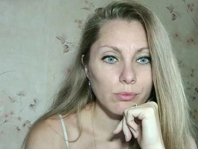 RoxyFox18x44 from BongaCams