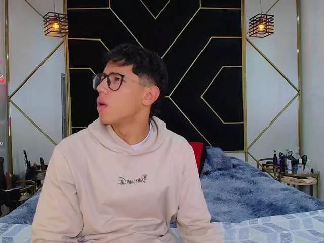 Slutty RyanPricee wants you to fuck their body now RyanPricee from BongaCams