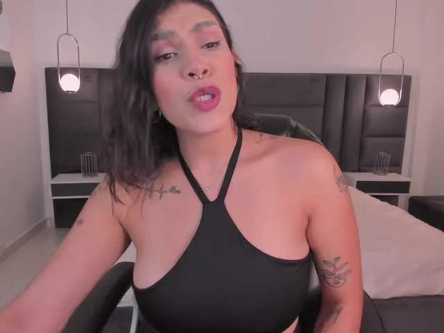 SarahYates — I'm a really hot tonight, do u want to make me cum?  GOAL: Fuck pussy   @remain tokens left IG: @sarahyatescm 
