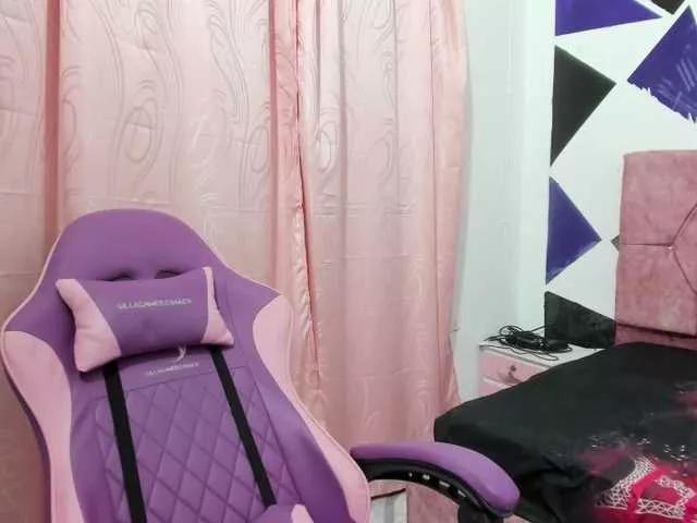 scarleth18 from BongaCams