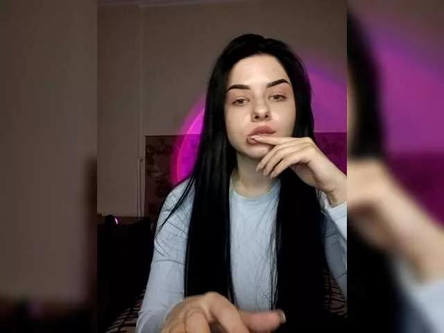 Selynaa from BongaCams