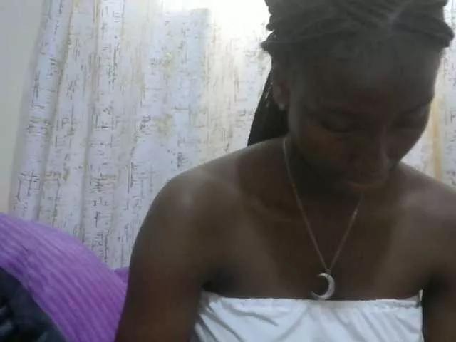 Sexythiny from BongaCams