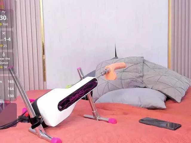 Admire Skylar-Smith, she wants to masturbate for you Skylar-Smith from BongaCams