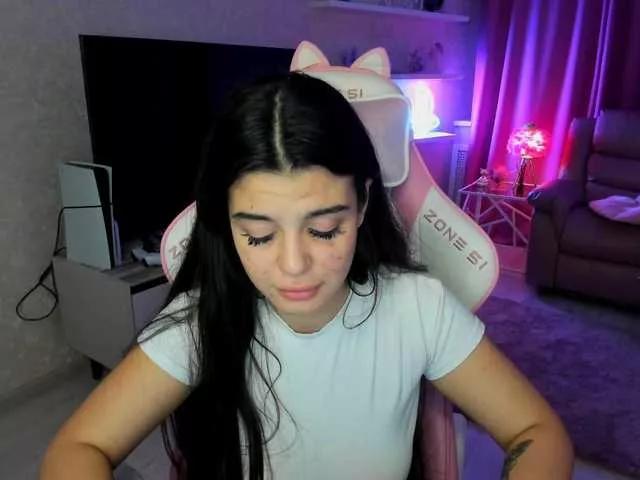 SnowingWinter from BongaCams