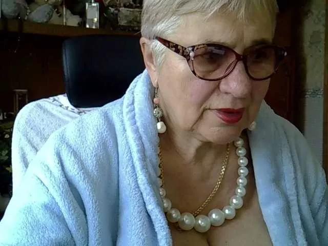 SweetCherry00 from BongaCams