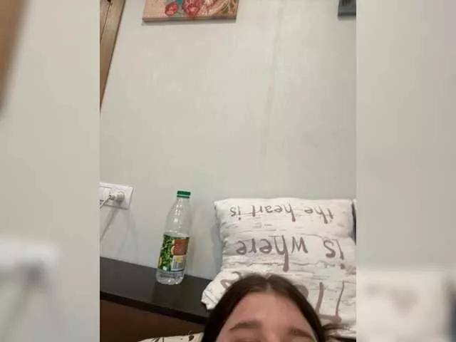 Swettypussy69 from BongaCams