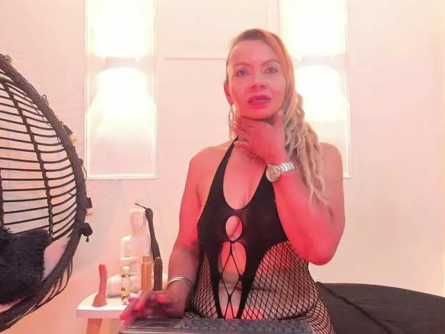 taylor-anastasia — hey guys , welcome to my room, i'm hot mature, in goal  @total  i will naked time  @sofar for show 