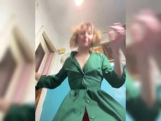 VelvetMoon11 from BongaCams