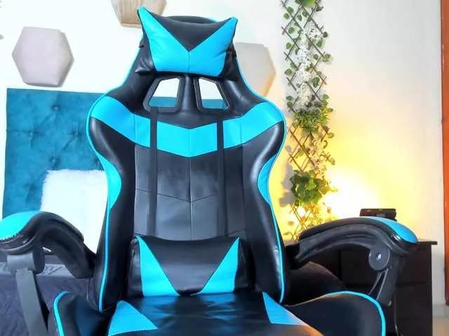 VioletAss from BongaCams