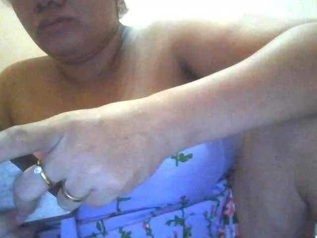 xxwetmomm from BongaCams