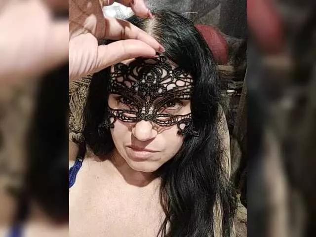 Masturbate to hot performer ZulfaMillers ZulfaMillers from BongaCams