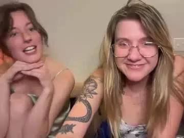 2girls1boat from Chaturbate