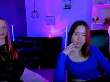 _kellykitten_ — GOAL: tease 18+ [69 tokens remaining] Welcome to my room! #tease #shy #teen #lovense #cute