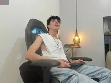 alex_briight — GOAL: Cum Show [1111 tokens remaining] Welcome to my room! #18 #new #latino #bigcock #cum