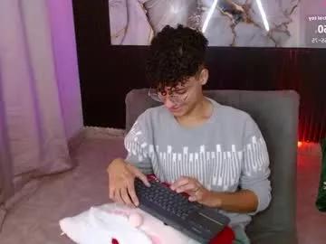 andreh_hot from Chaturbate