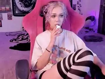 broodmommyy3 from Chaturbate