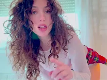 cleopatra_sinns — Goal: Hair appreciation   [ 598 tokens left ]