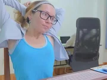 Gorgeous Ellcrys wants you to fuck their body now ellcrys from Chaturbate