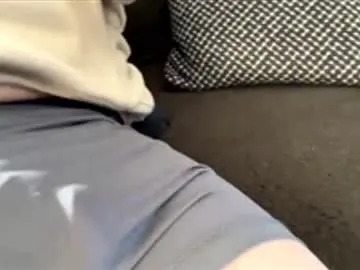 hdbob13 — Hdbob13's room,Tip to see the tip #bulge #bigcock