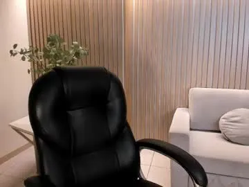 jadeevansx — GOAL: Fuck me [399 tokens remaining] I'm here to please u and make you cum   #bigass  #bigboobs #latina #longhair #curvy