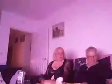 jessandsilverfox61 from Chaturbate