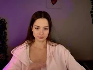 kiravair from Chaturbate