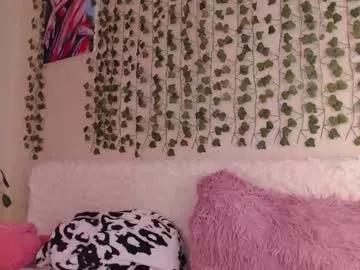 Try Chaturbate's Lazyalisa lazyalisa from Chaturbate