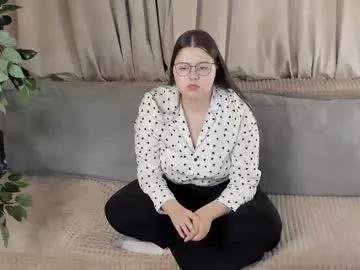 leishacaves from Chaturbate