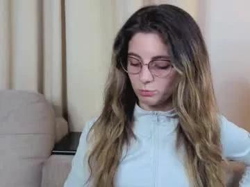 lelahcaminero from Chaturbate