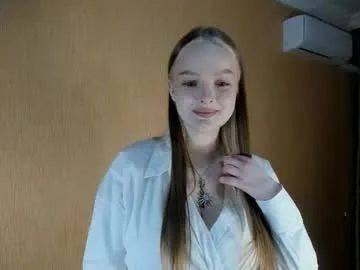 letikzeros — - Hi, I'm Alania. It's my Fourth day goal today :suck finger #new #bigboobs #18 #bigass #shy [50 tokens remaining]