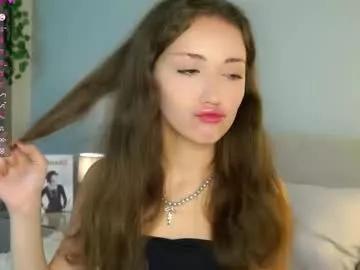 loriamarzinske from Chaturbate