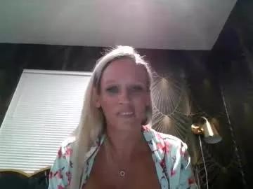 malibumelons from Chaturbate