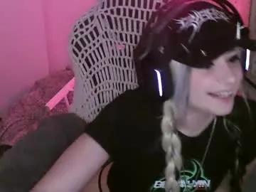 manicpixieslutt from Chaturbate