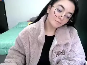 mocca_117 — suck my dildo [85 tokens left] #natural #silence  #piercingnipples #glasses #longhair