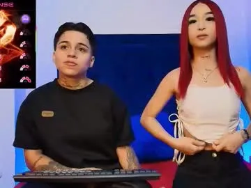 noah_bellarose — GOAL: 69 show x 5 minutes [70 tokens remaining] Welcome to my room! happy valentine !  #couple #tomboy #lesbian #squirt #valentinesday