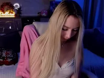 owlluree — Goal: Sensual dance!  #natural #skinny #shy #blonde #teen [222 tokens remaining]