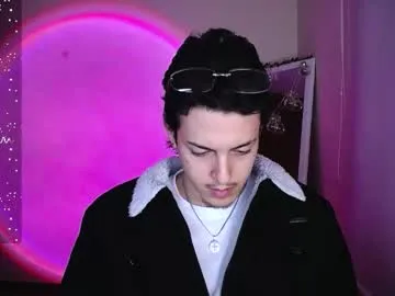 parker_222 — GOAL: Show biceps [20 tokens remaining] Welcome to my room! #feet #smoke #bigdick #lovense #new