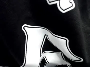 samuel_suarez — #findom #cashmaster #latino #hairy #party [3000 tokens remaining]