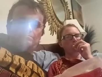 sexysoutherncouple25 from Chaturbate